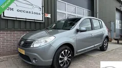 Blauw Gebruikt 2009 Dacia Sandero Lauréate Hatchback | € 3.995 (Eerlijke prijs)