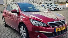 Rood Gebruikt 2016 Peugeot 308 Style Hatchback | € 6.999 (Goede deal)