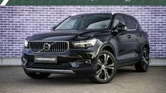 Zwart Gebruikt 2022 Volvo XC40 Inscription SUV | € 34.899 (Eerlijke prijs)