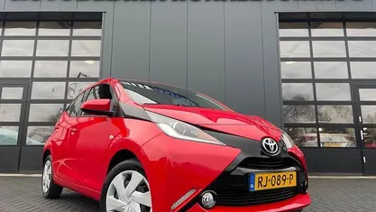 Occasion Toyota Aygo X-play 69 PK (50 kW) 2017 Hatchback