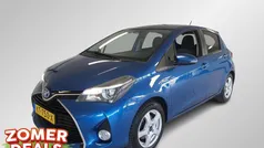Blauw Gebruikt 2015 Toyota Yaris Hybrid Hatchback | € 12.499 (Eerlijke prijs)