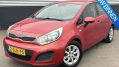 Rood Gebruikt 2013 Kia Rio Comfort Hatchback | € 8.400 (Eerlijke prijs)