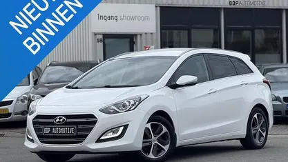 Wit Gebruikt 2016 Hyundai i30 Comfort Hatchback | € 9.450 (Super prijs)