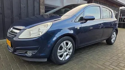 Gebruikt 2011 Opel Corsa Cosmo Hatchback | € 1.695 (Eerlijke prijs)