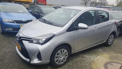 Gebruikt 2015 Toyota Yaris Hatchback | € 10.999 (Eerlijke prijs)