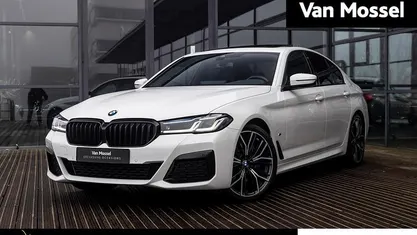 Wit Gebruikt 2020 BMW 530 Executive Sedan | € 38.900 (Eerlijke prijs)