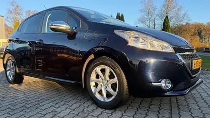 Occasion 2014 Peugeot 208 Style Hatchback | € 3.000 (Eerlijke prijs)