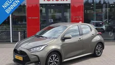 Groen Gebruikt 2021 Toyota Yaris Hybrid Hatchback | € 19.390 (Eerlijke prijs)