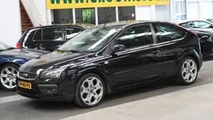 Zwart Gebruikt 2005 Ford Focus Titanium Hatchback | € 1.744 (Eerlijke prijs)