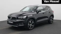 Zwart Gebruikt 2020 Volvo XC40 Inscription SUV | € 32.900 (Eerlijke prijs)