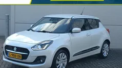 Wit Gebruikt 2021 Suzuki Swift Comfort Hatchback | € 16.385 (Eerlijke prijs)
