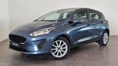 Blauw, metallic lak Gebruikt 2018 Ford Fiesta Trend Hatchback | € 11.900 (Eerlijke prijs)