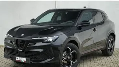 Zwart Nieuw 2025 Alfa Romeo Junior Edizione Speciale SUV | € 39.735 (Eerlijke prijs)
