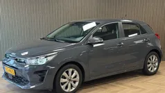 Grijs Gebruikt 2023 Kia Rio Hatchback | € 18.995 (Eerlijke prijs)