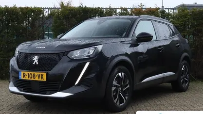 Zwart Gebruikt 2022 Peugeot e-2008 Allure SUV | € 19.395 (Eerlijke prijs)