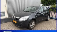 Gebruikt 2009 Dacia Sandero Lauréate Hatchback | € 1.950 (Eerlijke prijs)