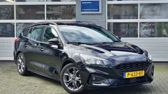 Zwart Gebruikt 2022 Ford Focus Business Edition Stationwagen | € 16.950 (Eerlijke prijs)