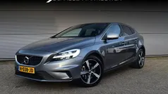 Grijs Gebruikt 2020 Volvo V40 Stationwagen | € 20.495 (Eerlijke prijs)