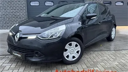 Zwart Gebruikt 2015 Renault Clio IV Expression Hatchback | € 4.950 (Goede deal)