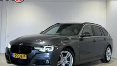 Grijs Gebruikt 2018 BMW 320 M Sport Stationwagen | € 21.940 (Goede deal)