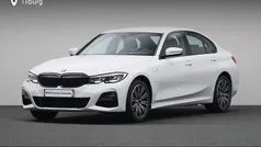 Wit Gebruikt 2020 BMW 330e Executive Sedan | € 29.880 (Eerlijke prijs)