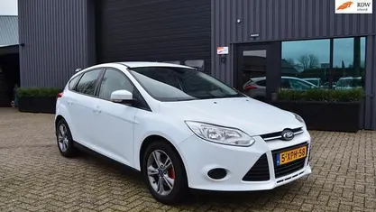 Occasion Ford Focus 101 PK (74 kW) 2014 Wit Hatchback