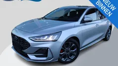 Gebruikt 2022 Ford Focus ST-Line Hatchback | € 21.900 (Eerlijke prijs)