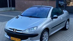 Grijs (metallic) Gebruikt 2002 Peugeot 206 CC Cabriolet | € 1.350 (Goede deal)