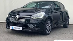 Zwart Gebruikt 2017 Renault Clio IV Intens Hatchback | € 10.140 (Eerlijke prijs)