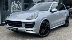 Grijs, metallic lak Gebruikt 2016 Porsche Cayenne Sport SUV | € 47.950 (Goede deal)