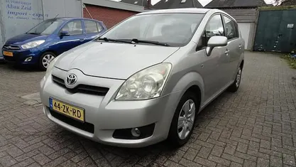 Grijs (metallic) Occasion 2008 Toyota Verso Sol MPV | € 3.950 (Eerlijke prijs)