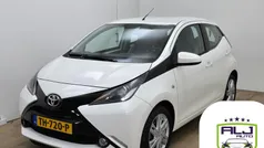 Hatchback Gebruikt 2017 Toyota Aygo X-play Hatchback | € 9.590 (Eerlijke prijs)