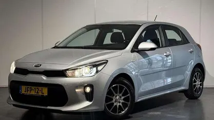 Grijs Occasion 2017 Kia Rio Comfort Hatchback | € 6.950 (Eerlijke prijs)