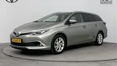 Gebruikt 2018 Toyota Auris Hybrid Executive Stationwagen | € 18.445 (Eerlijke prijs)