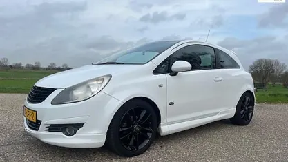 Gebruikt 2010 Opel Corsa Color Edition Hatchback | € 2.290 (Goede deal)