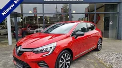 Gebruikt 2023 Renault Clio V Techno Hatchback | € 17.940 (Eerlijke prijs)