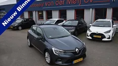 Grijs Gebruikt 2020 Renault Clio V Zen Hatchback | € 11.750 (Eerlijke prijs)