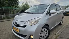 Grijs Gebruikt 2012 Toyota Verso-S MPV | € 8.500 (Goede deal)