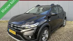 Zwart Gebruikt 2021 Dacia Sandero Essentiel Hatchback | € 14.450 (Eerlijke prijs)