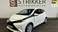 Wit Gebruikt 2017 Toyota Aygo X-play Hatchback | € 8.450 (Eerlijke prijs)