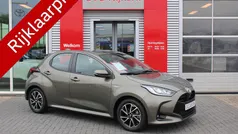 Groen Gebruikt 2021 Toyota Yaris Hybrid Limited Hatchback | € 22.900 (Eerlijke prijs)