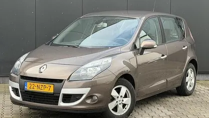 Occasion Renault Scénic III Privilege 140 PK (102 kW) 2011 Bruin MPV