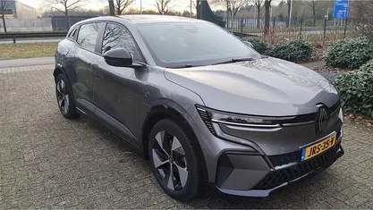 Grijs Occasion 2022 Renault Megane E-Tech Equilibre Hatchback | € 17.850 (Super prijs)