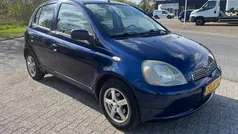 Blauw Gebruikt 2001 Toyota Yaris Sol Hatchback | € 1.750 (Eerlijke prijs)