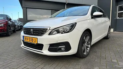 Gebruikt 2018 Peugeot 308 SW Premium Stationwagen | € 6.850 (Super prijs)