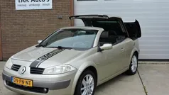 Beige Gebruikt 2004 Renault Mégane Cabriolet Luxe Cabriolet | € 1.699 (Eerlijke prijs)