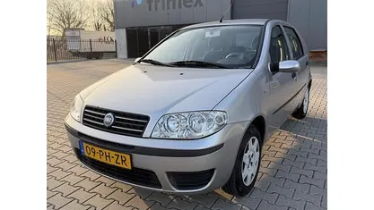 Grijs Occasion 2004 Fiat Punto Dynamic Hatchback | € 750 (Eerlijke prijs)