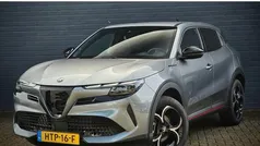 Grijs Nieuw 2025 Alfa Romeo Junior Edizione Speciale Hatchback | € 37.950 (Eerlijke prijs)