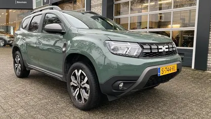 Occasion 2023 Dacia Duster Journey SUV | € 22.835 (Eerlijke prijs)