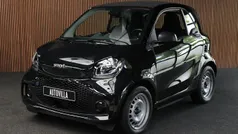 Zwart, metallic lak Gebruikt 2021 Smart ForTwo Electric Drive Hatchback | € 11.950 (Eerlijke prijs)